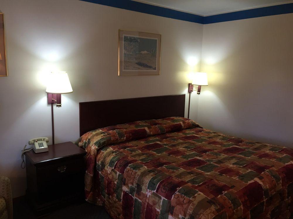 Foster Inn Monticello Bagian luar foto